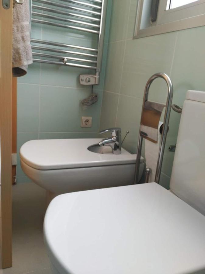Stylish Flat, 2 Bathrooms And Swimming Pool, Next To The Beach! Sant Adria de Besos Exterior photo