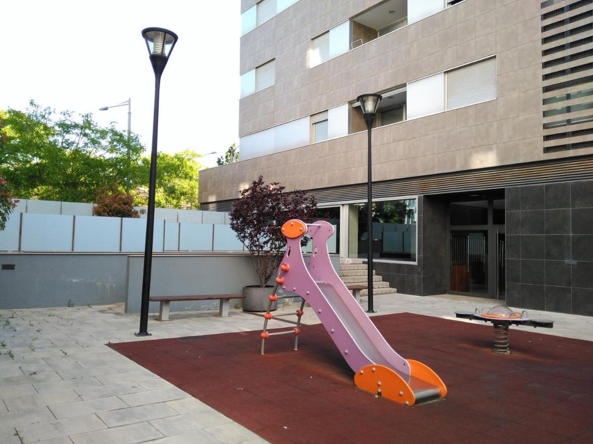 Stylish Flat, 2 Bathrooms And Swimming Pool, Next To The Beach! Sant Adria de Besos Exterior photo